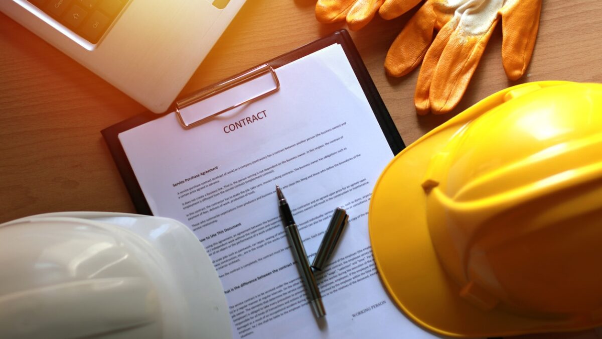 Understanding-the-Basics-of-a-Construction-Contract | Legacy Built Homes